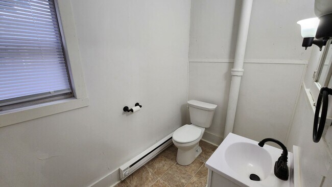 Building Photo - nre917