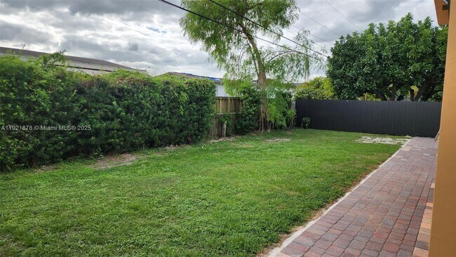 Building Photo - 8010 SW 16th St