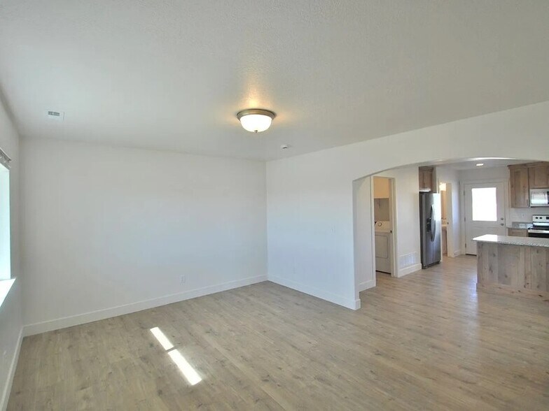 Building Photo - 2333 N 3900 W