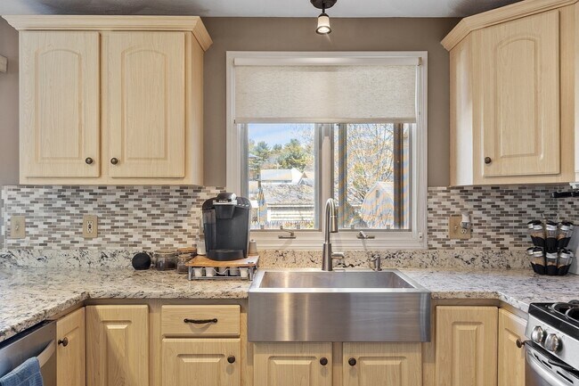 Building Photo - 4001 Pouliot Pl
