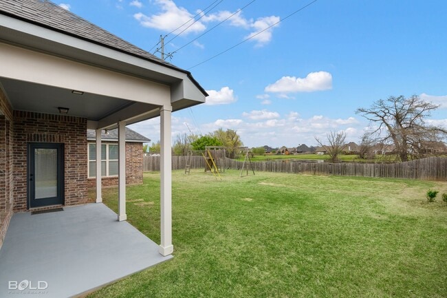Building Photo - 3 Bedroom 2 Bath in Cypress Bend
