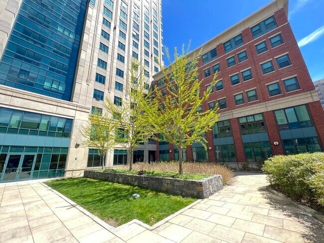 Building Photo - 1 Nassau St