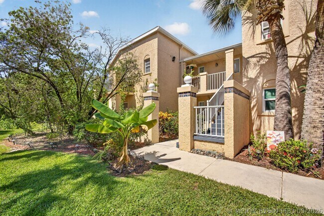 Building Photo - 1628 SE Green Acres Cir