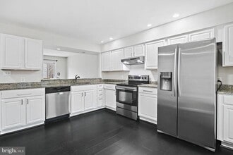 Building Photo - 9473 Clocktower Ln