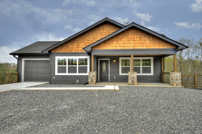 Building Photo - 64 Walnut Dr