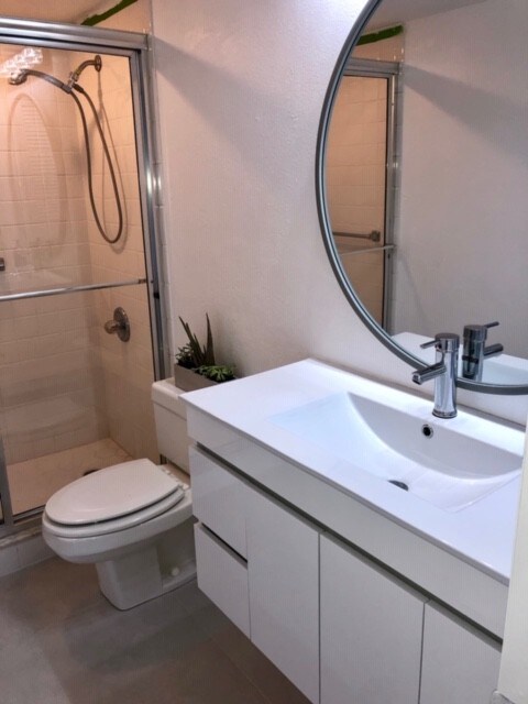 Bathroom - 25188 Marion Ave