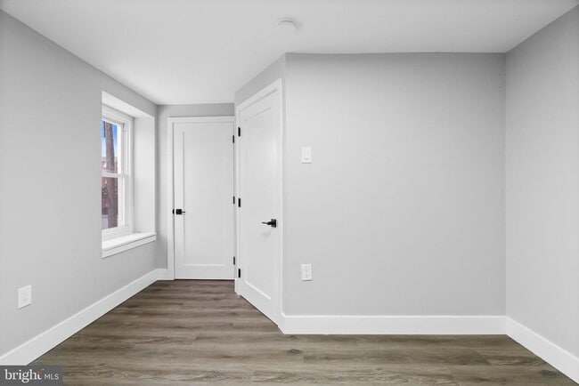 Building Photo - 449 Delmar St