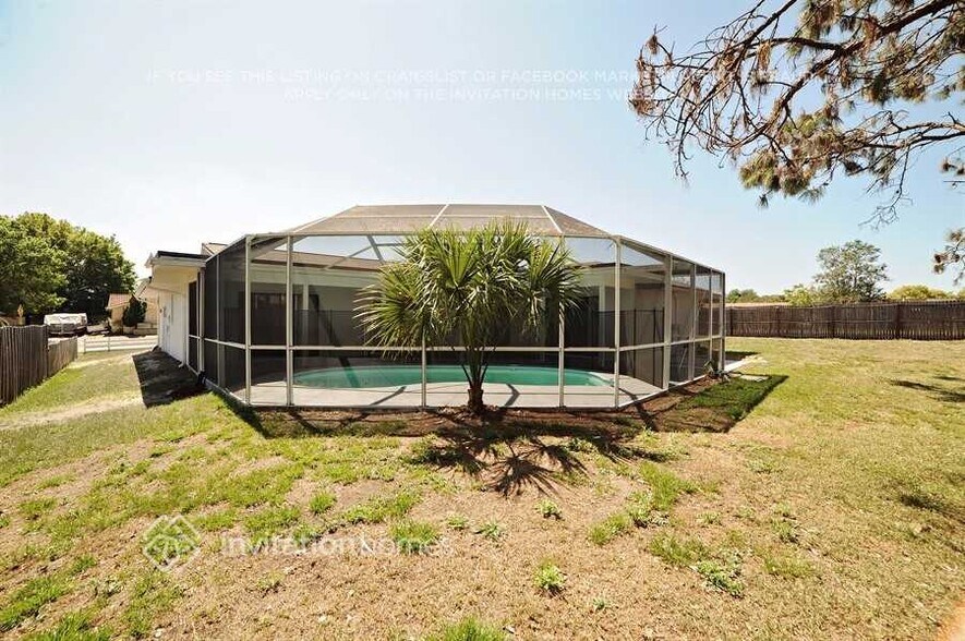 Building Photo - 7023 Bramblewood Dr