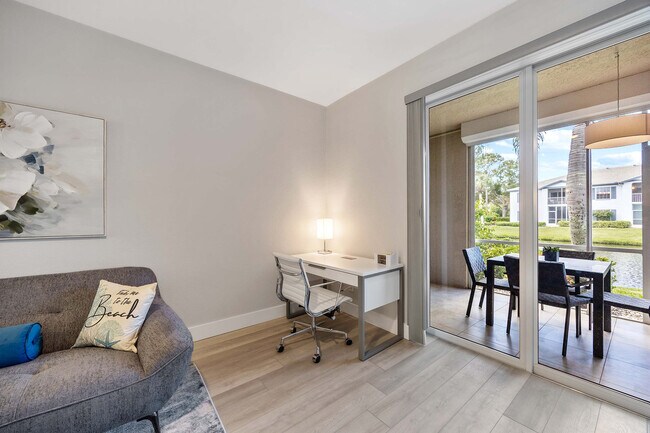 Building Photo - 886 Tanbark Dr