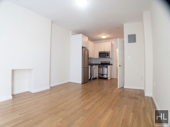 Building Photo - 1273 3rd Ave