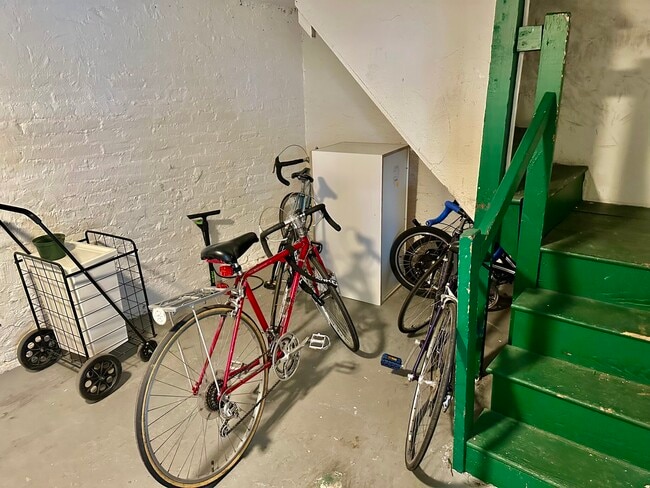 Building Photo - 281 Harvard St