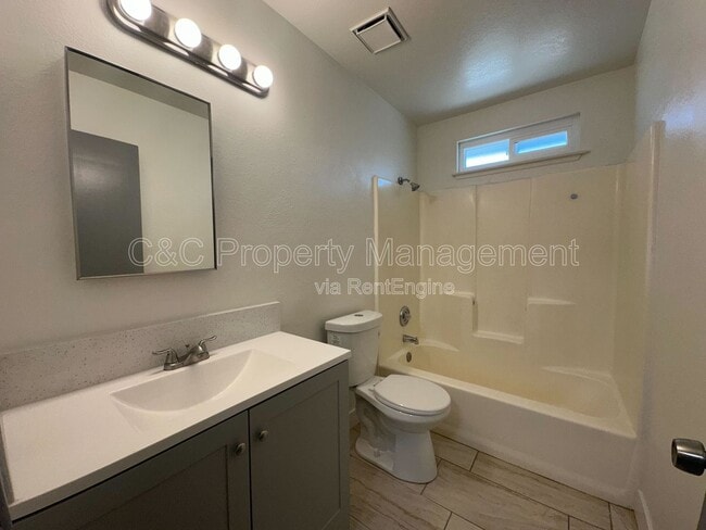 Building Photo - 21490 Bear Valley Rd