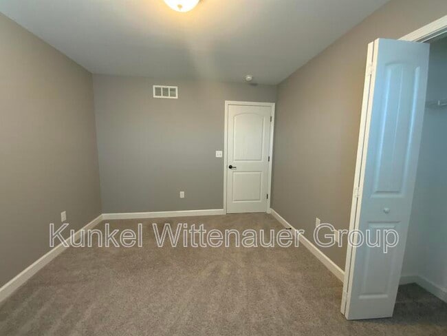 Building Photo - 7024 Milburn Estates Dr