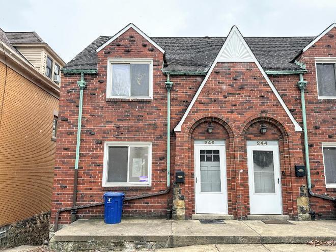 Building Photo - 246 E Meyers St