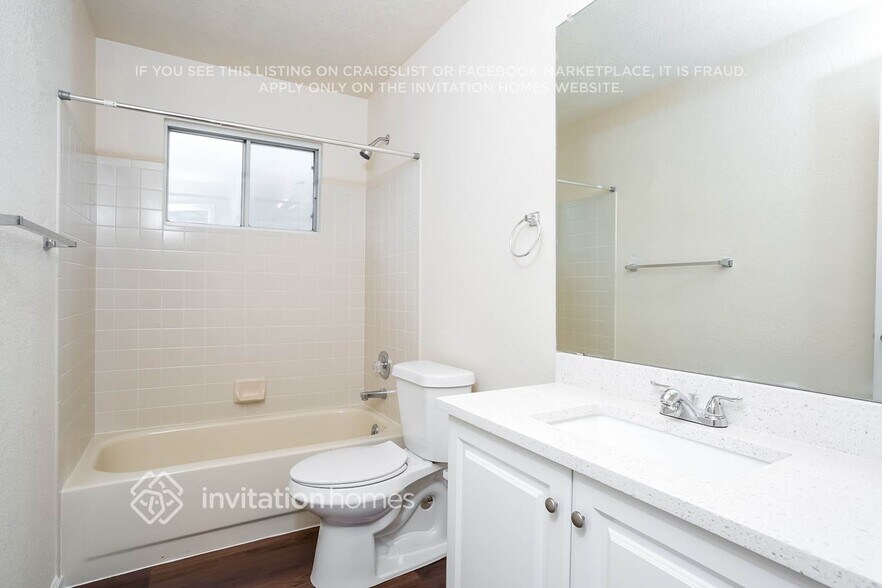 Building Photo - 17319 Lindon Dr
