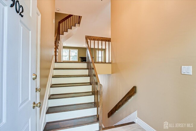 Building Photo - 3902 Springbrook Dr
