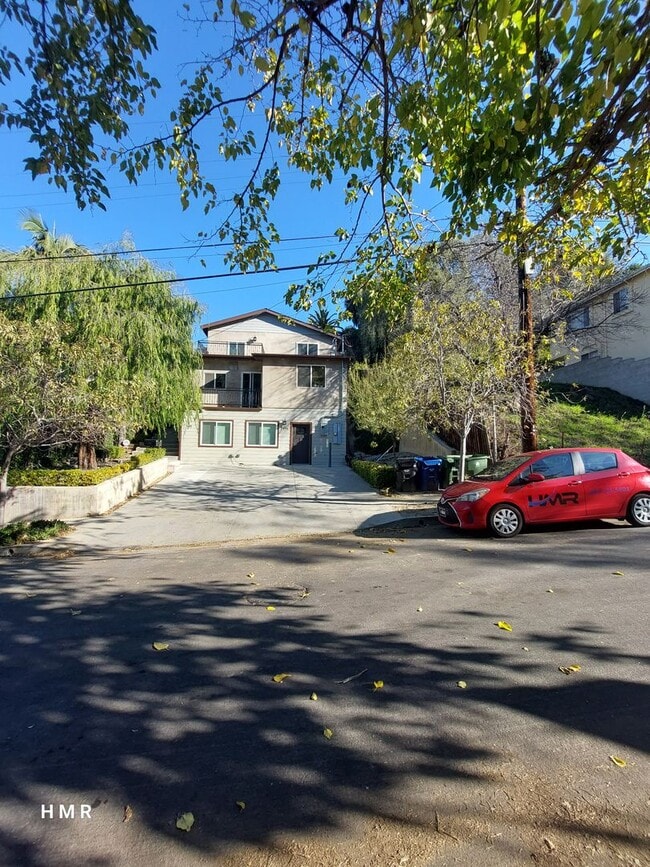 Building Photo - Brand new studio in LA
