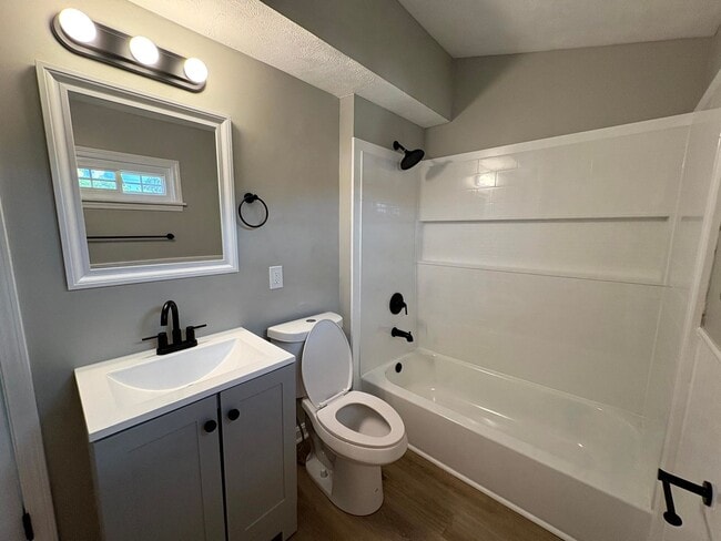 Building Photo - Cute 2 Bedroom / 1.5 Bath home in Penn Tra...