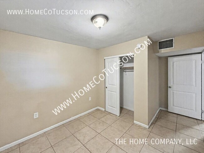 Building Photo - 3740 S Jessica Ave