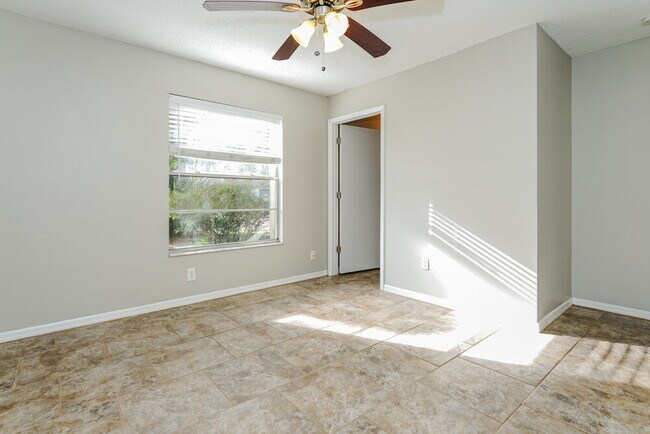 Building Photo - 1565 Quill Ct