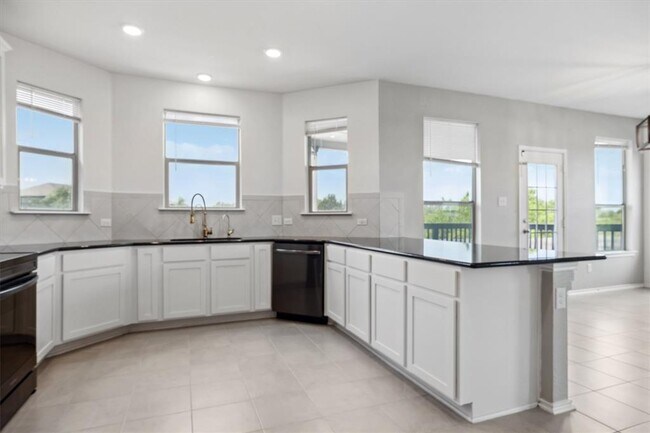 Building Photo - 925 Yellow Ribbon Trl