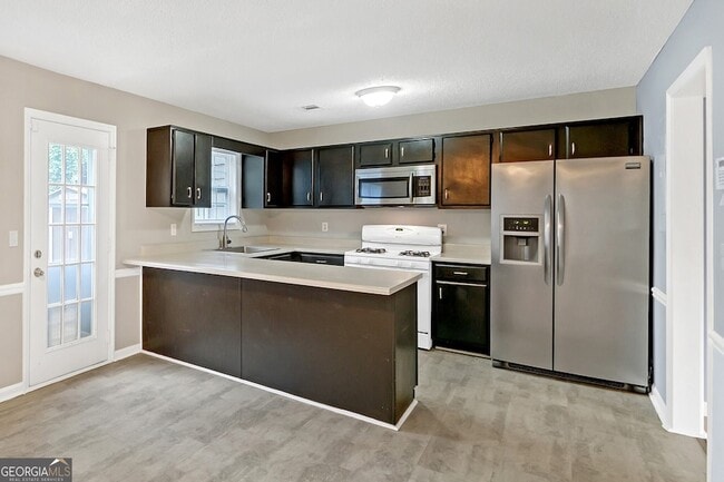 Building Photo - 4000 Sand Wedge Cir