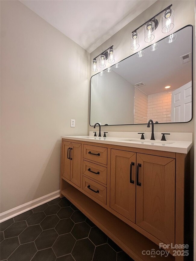 Building Photo - 1010 Eagles Nest Ln