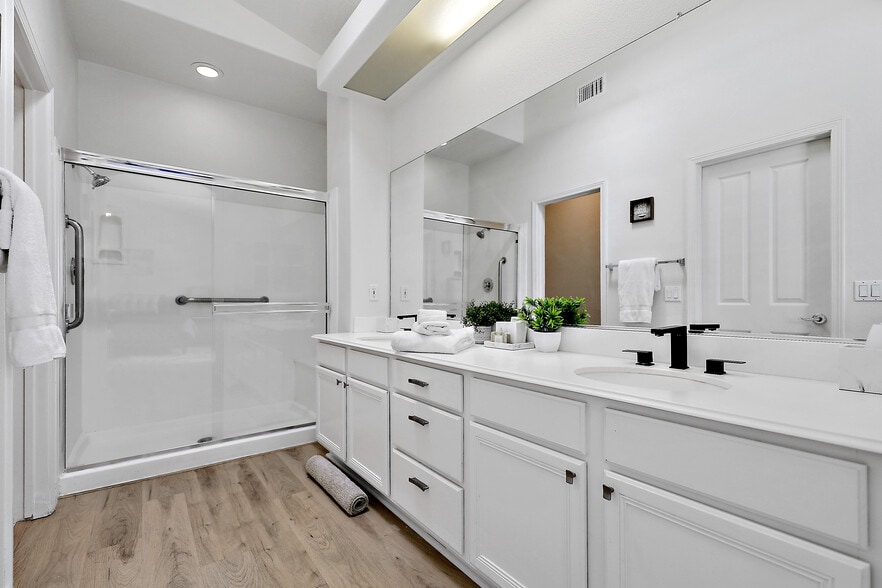 Building Photo - 76747 Minaret Way