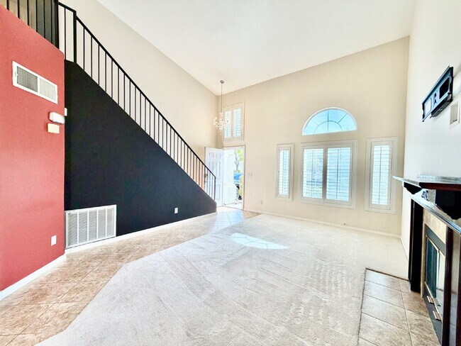 Building Photo - UPGRADED 2 BEDROOM TOWNHOME | SOLAR + PRIVATE YARD | SILVERADO RANCH / HENDERSON