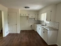Building Photo - 10889 Thrasher Rd
