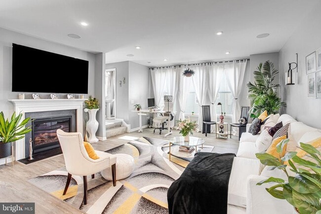 Building Photo - 12950 Blue Sky Pl