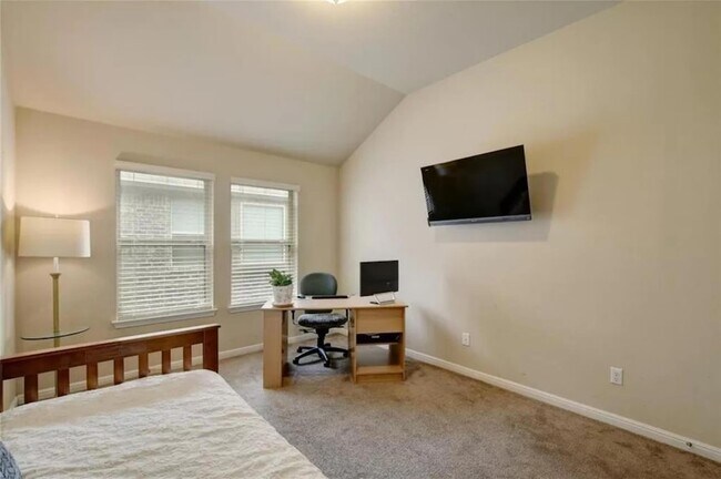 Building Photo - 372 Still Hollow Creek