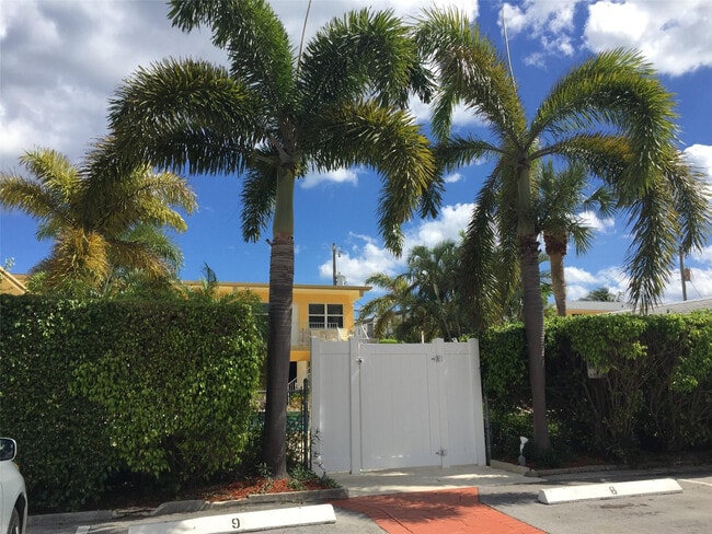 Building Photo - 4532 Bougainvilla Dr