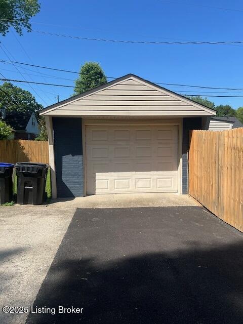 Building Photo - 2504 Browns Ln
