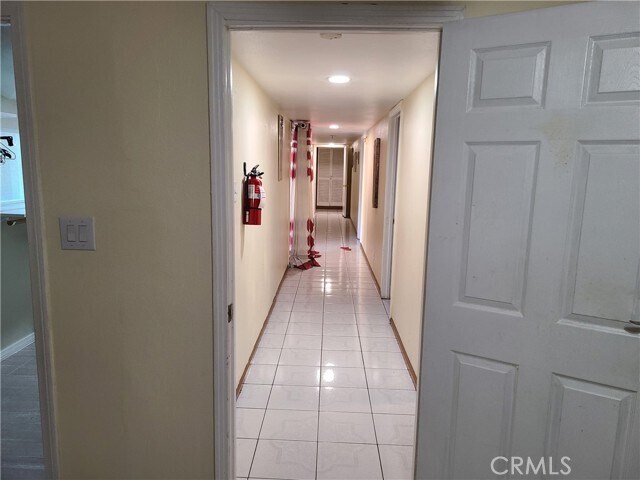 Building Photo - 11685 Holmes Ave