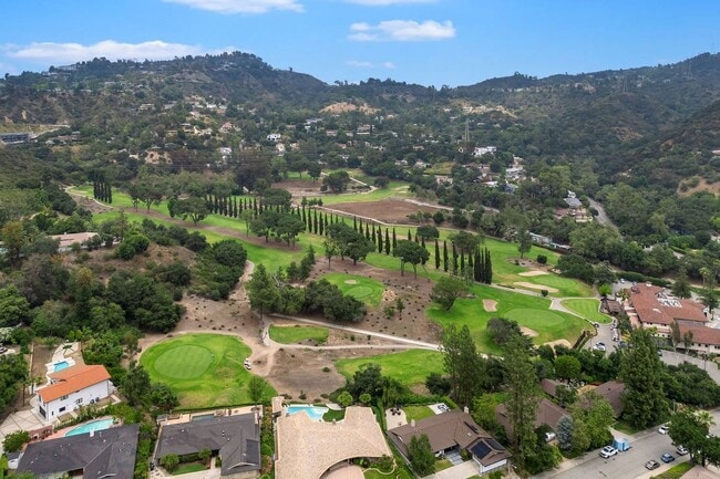 Building Photo - 1741 Golf Club Dr