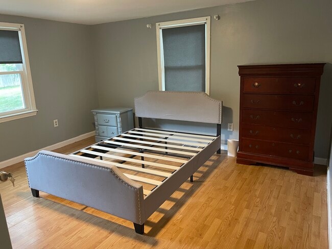 Building Photo - 4 Hilltop Dr