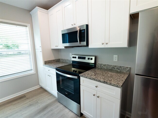 Building Photo - 675 Denver Cir