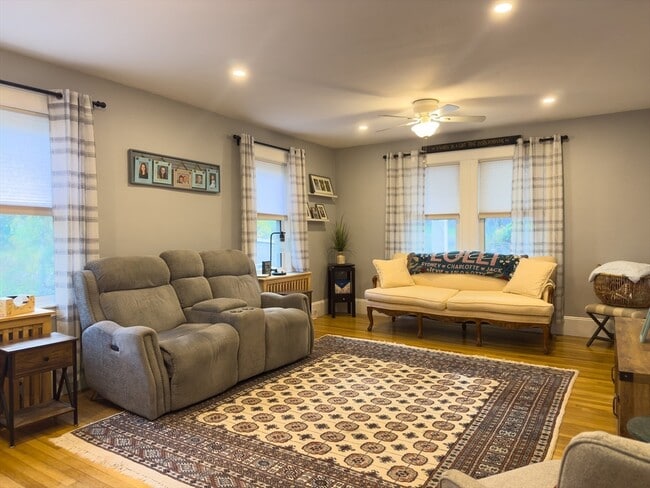 Building Photo - 38 Leonard St