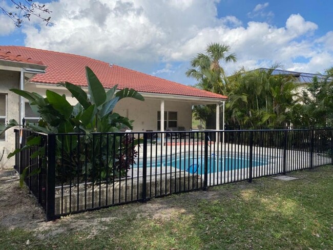 Building Photo - 15385 Whispering Willow Dr