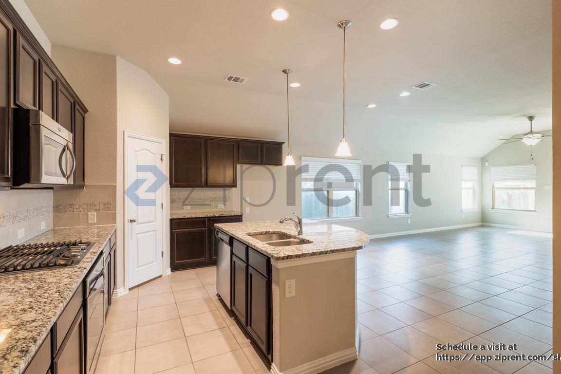 Building Photo - 20020 Rhiannon Ln