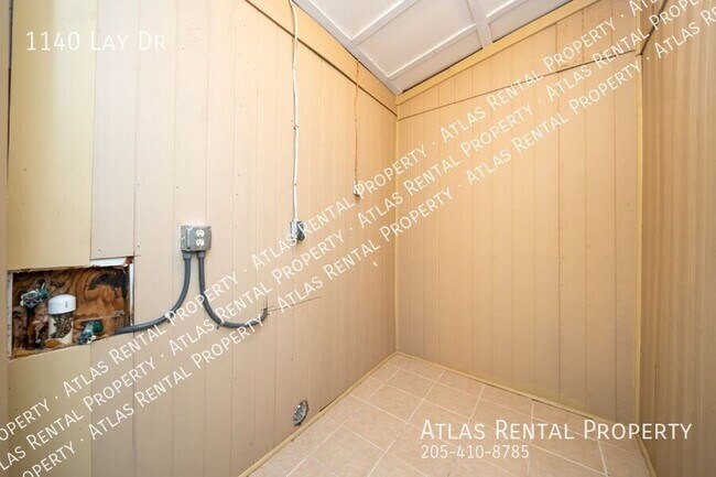 Building Photo - 1140 Lay Dr