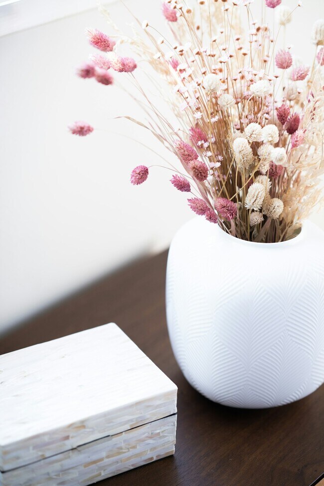 Building Photo - 2628 Hacienda Way