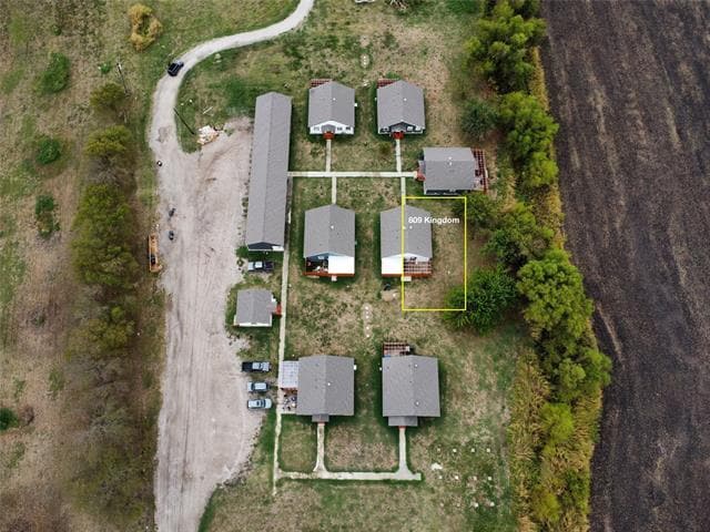 Building Photo - 809 Kingdom