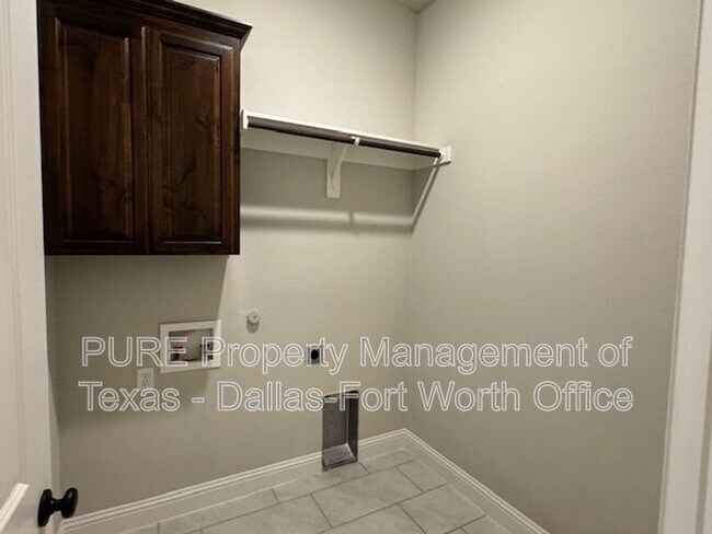 Building Photo - 1612 Town Creek Cir