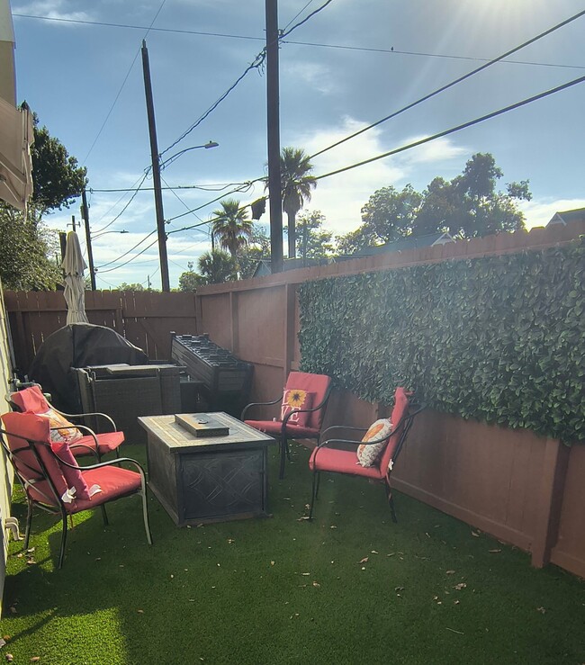 Building Photo - 5021 Nichols St