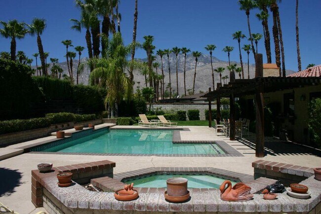 Building Photo - 3177 E Cajon Cir