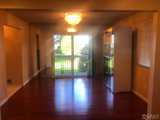 Building Photo - 1714 Edison Glen Terrace