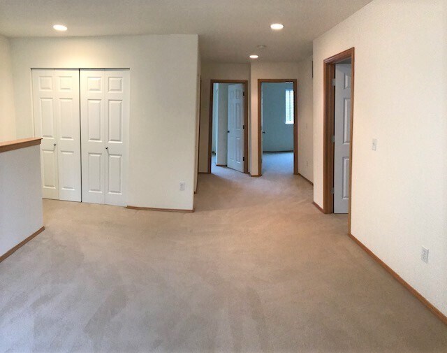 Building Photo - Mill Creek Beauty-Newly Updated and Rent Ready!