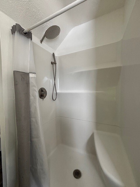 Building Photo - 2344 Elm St